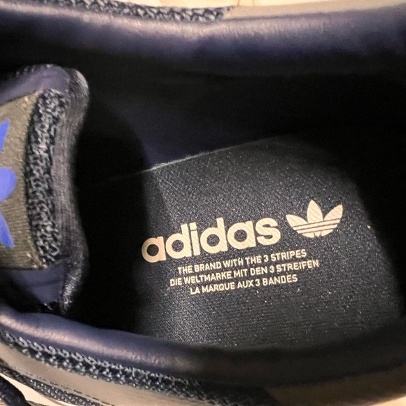 Men’s Adidas Sneaker, size 11. - Picture 11 of 14